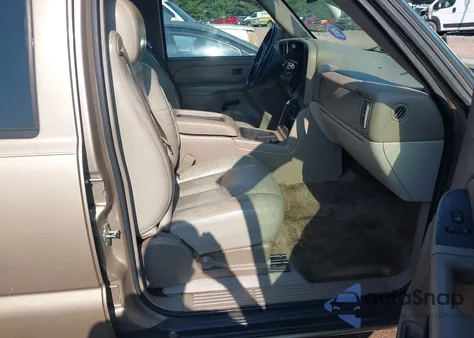 2006 Chevrolet Tahoe Ls z USA, uszkodzony, nr VIN 1GNEC13T26J108252